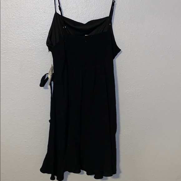 Black dress - Picture 2 of 4